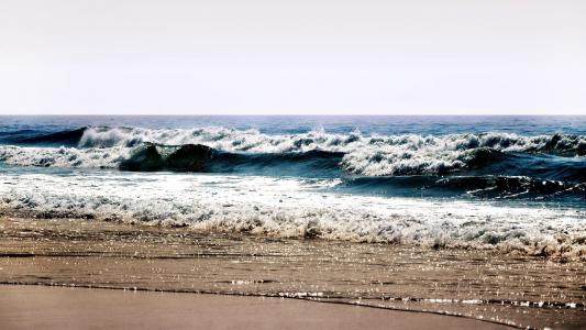 大海，岸边，海浪，沙滩