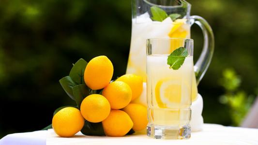 柠檬饮料，水罐