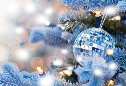 圣诞球，圣诞树，装饰品，花环，灯，新年，新的一年