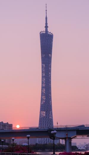 黄昏下的广州塔