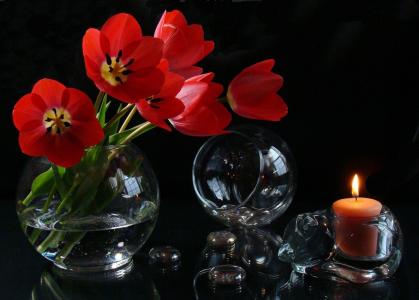 鲜花，眼镜，蜡烛