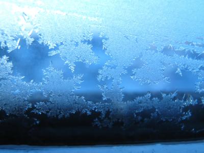 阳台上的霜冻，冬天