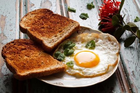 煎鸡蛋，早餐，吐司，食物，面包