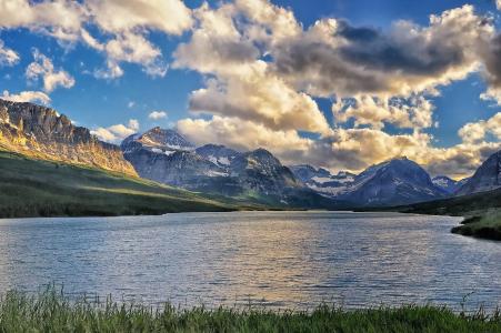 谢伯湖，冰川国家公园，蒙大拿州，蒙大拿州，湖，山，云