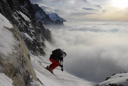 高山滑雪，滑雪者，山，下降，天空，云，雪，滑雪，运动