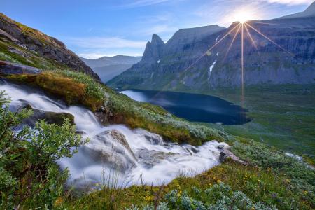 挪威，挪威，小溪，湖泊，山脉