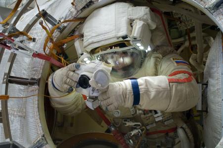 俄罗斯宇航员，空间，微秒