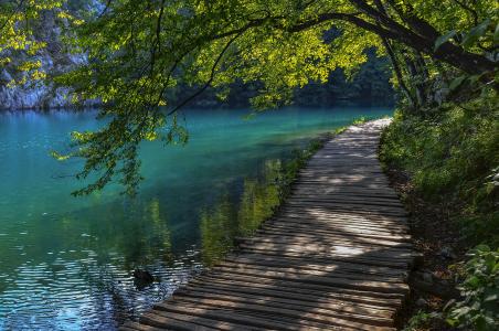 十六湖，木，克罗地亚