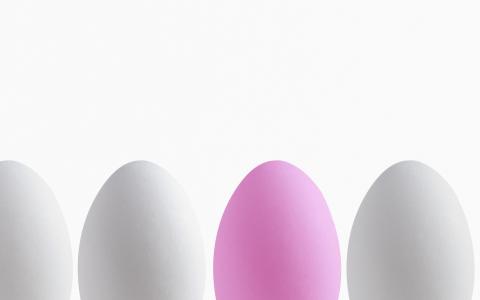 一排鸡蛋，粉红色