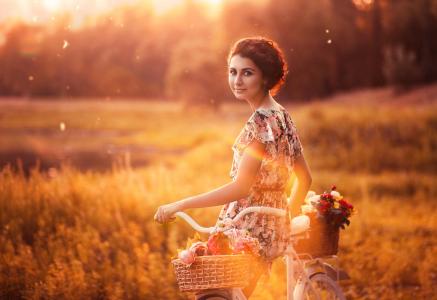 女孩，自行车，购物篮，鲜花，晚上，日落