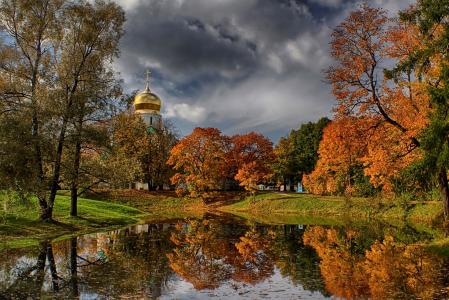 Feodorovsky大教堂，普希金，圣彼得斯堡，秋天，公园，池塘，树木，寺庙