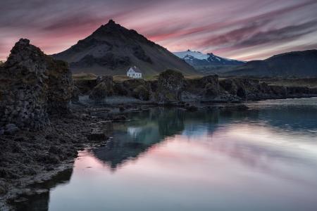 冰岛，村庄，房子，山，湖，反射，晚上，天空，日落