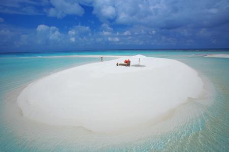 马尔代夫，海洋，沙滩，沙，水，云，女孩,,马尔代夫，海洋，沙滩，沙，水，云，女孩，背景，壁纸，宽屏，宽屏，宽屏，高清壁纸，背景，壁纸，宽屏，全屏