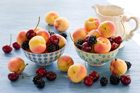 杏，黑莓，樱桃，浆果
