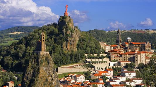 Le Puy-en-Velay，法国，法国，山，雕像，建筑物，景观