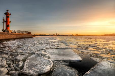 圣彼得堡，春天，早晨，冰川漂移