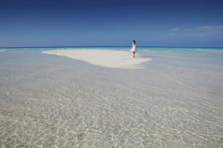 马尔代夫，海洋，沙滩，沙滩，水，云，女孩