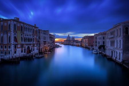 威尼斯，意大利，大运河，威尼斯，意大利，日落，晚上，天空，云，运河，水，建筑物，教堂，建筑物，小船，城市