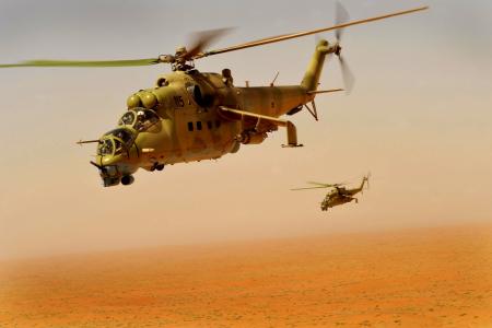 MI 24，直升机，运输和作战，沙漠