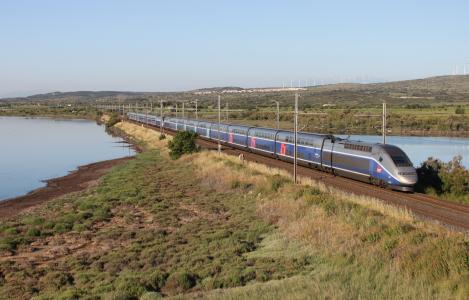 高速列车，TGV，从巴黎到佩皮尼昂。