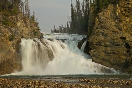 史密斯河瀑布，哈克特堡省立公园，不列颠哥伦比亚省，加拿大，加拿大，瀑布，溪流，岩石