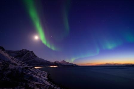 挪威，山脉，北极光，夜晚