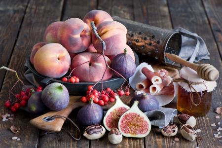 桃子，无花果，无花果，果酱，坚果，蜂蜜，浆果，磨碎，静物