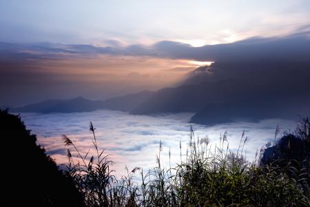 天空，阴霾，高山，雾，台湾