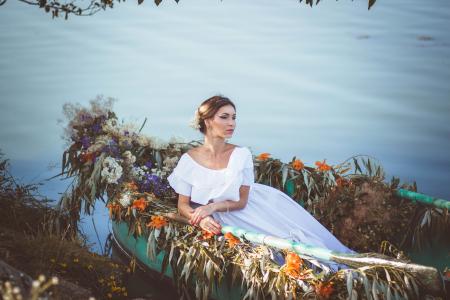河，船，新娘，鲜花，心情，悲伤