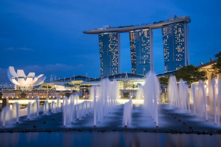 新加坡花园天空天空城市国家大都会摩天大楼喷泉灯光蓝色天空天空摩天大楼喷泉建筑灯照明