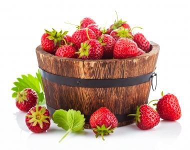 草莓，桶，叶子