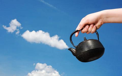 手，茶壶，天空，云