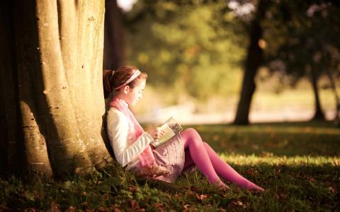 女孩，书，孤独，公园，树木