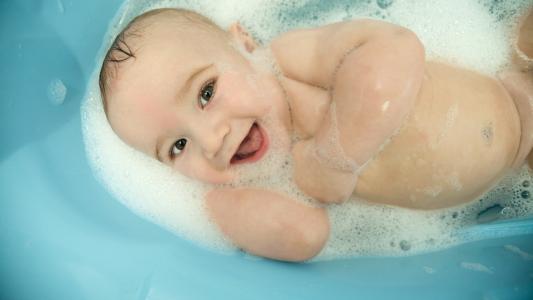 泡沫，淋浴，孩子的微笑
