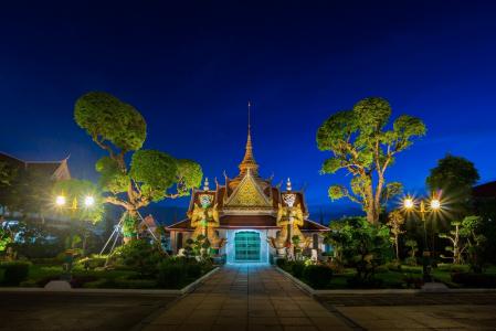 曼谷，泰国，在黎明寺的巨型雕像