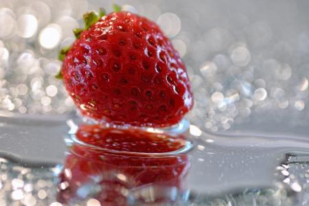 草莓，草莓，浆果，宏，滴，闪光