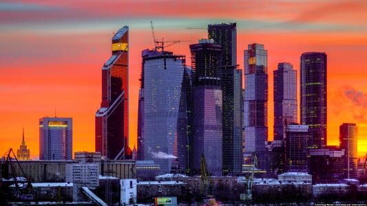 莫斯科，俄罗斯，城市，摩天大楼，建筑物，晚上日落，灯