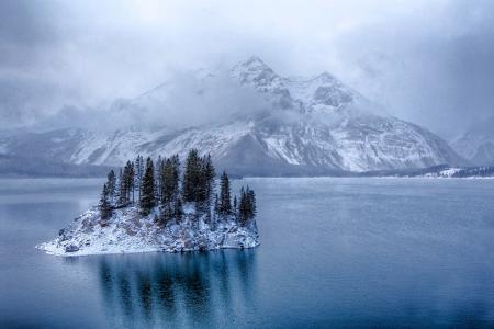 湖，岛，树，山，雪