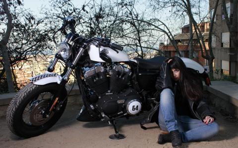 女孩，摩托车，街道...