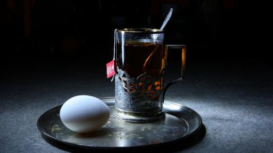 玻璃，茶，鸡蛋