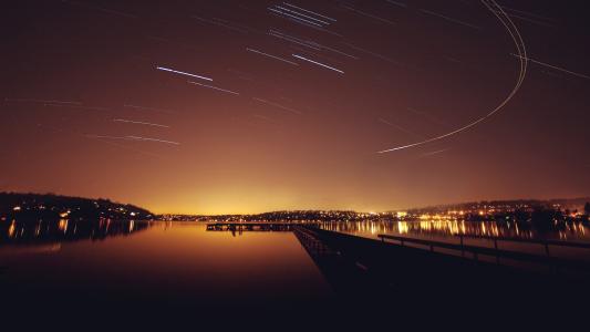 轨道，星星，码头，灯，池塘，夜