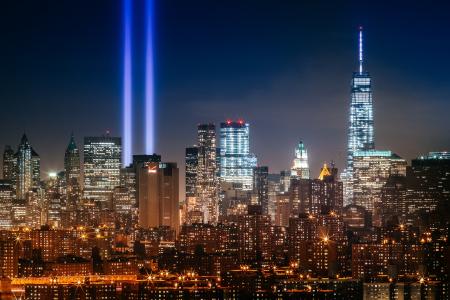 致敬在光，纽约市，曼哈顿，在光的奉献，纽约，曼哈顿，安装，射线，夜晚的城市，建筑物，摩天大楼