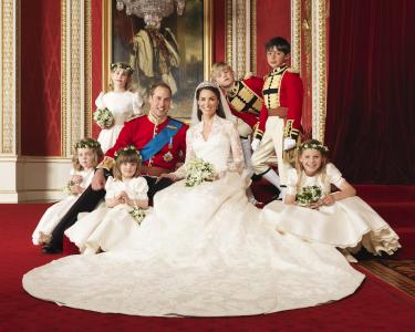 婚礼，全家福，威尔士亲王，凯特米德尔顿，哈利，伊丽莎白，孩子们，鲜花