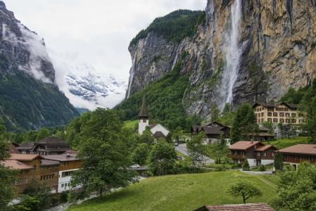 瑞士，劳特布龙嫩，山脉，岩石，峡谷，房屋，小教堂，瀑布