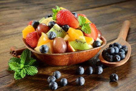 水果沙拉，水果，浆果，蓝莓，薄荷