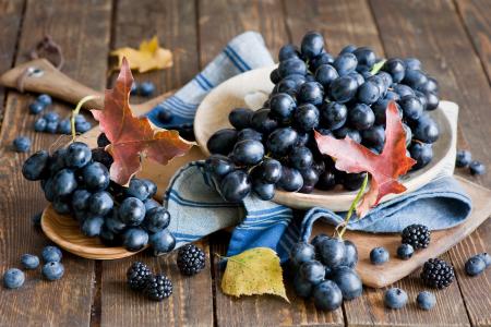 葡萄，黑莓，蓝莓，浆果