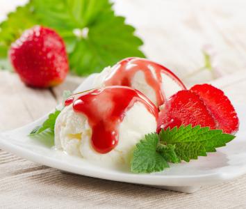 草莓，冰淇淋，甜点
