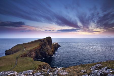 在这些点中，苏格兰斯凯岛是一幅全景图