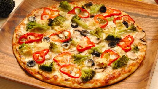 披萨，青菜，青椒，橄榄，橄榄，披萨，美味