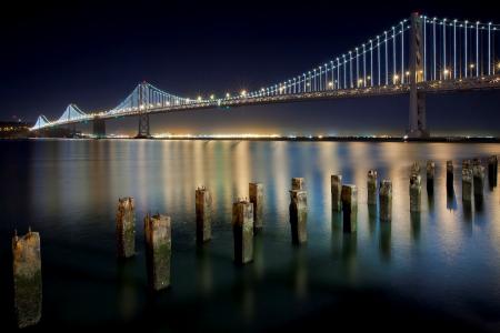 旧金山，加利福尼亚州，美国金融区，旧金山，加利福尼亚州，美国，桥，夜晚，城市，灯光，码头